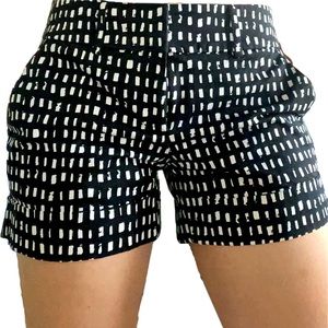 7th Avenue black and white shorts